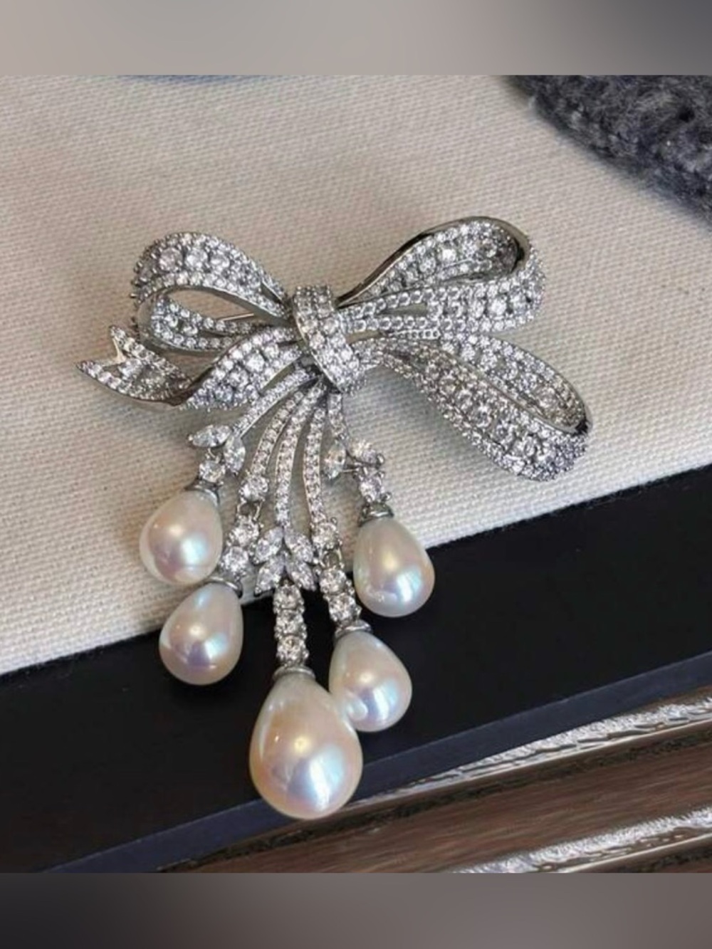 Silver Ribbon Brooch M769 - Picture 2 of 4
